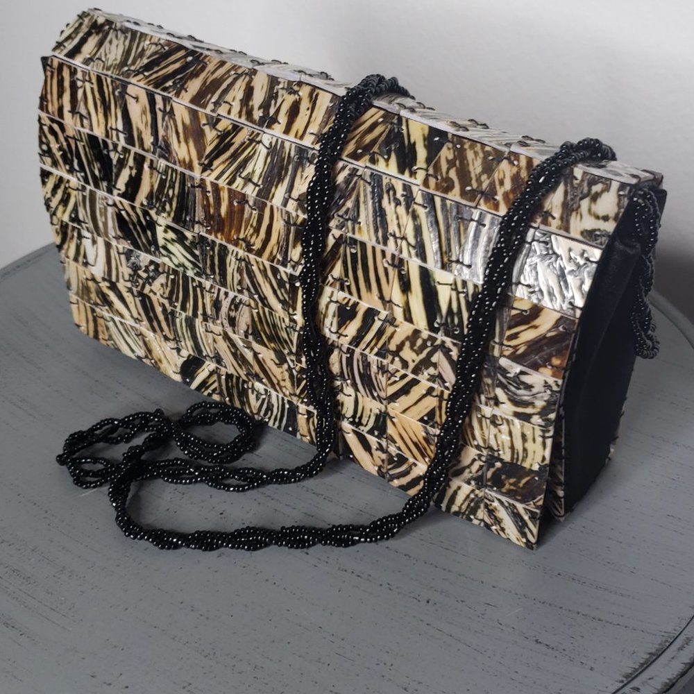 Authentic Mod by Design Shell Cross-body Bag